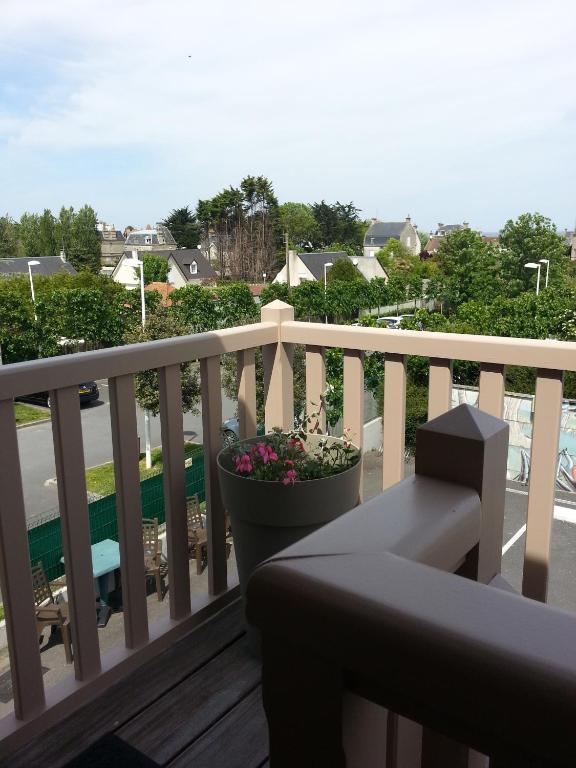 Hotel L'Ideal Le Mountbatten Arromanches-les-Bains Kültér fotó